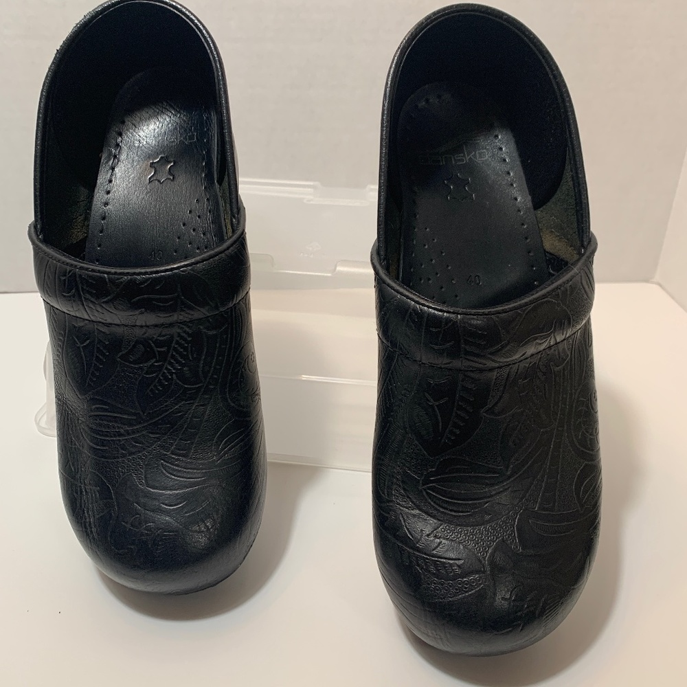 Dansko Black Leather Floral Embossed Slip On Clog Size 40/US 9-9
